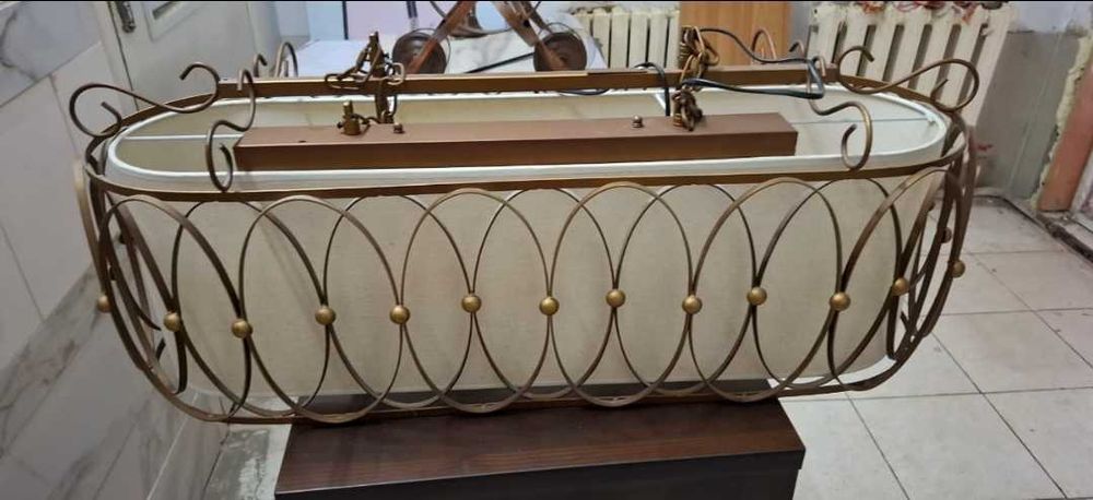 Продам много разных люстр и бра