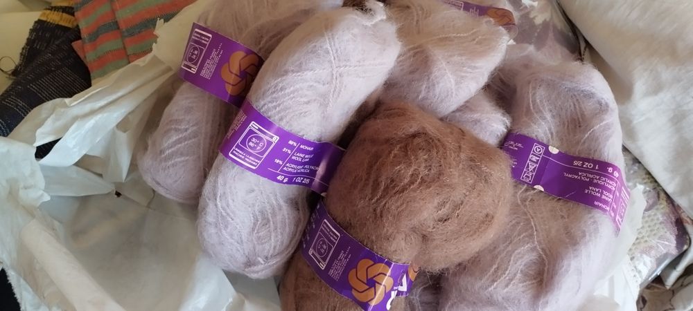 Платове, покривки, тънка завеса, конци за бродиране и плетене, прежда