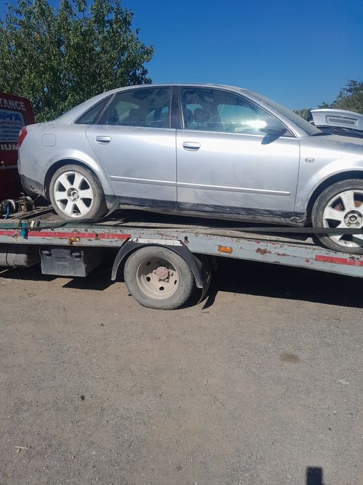 Продавам ауди а4 бензин на части