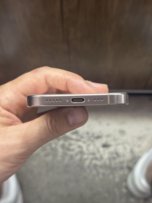 iPhone 16 pro 256gb