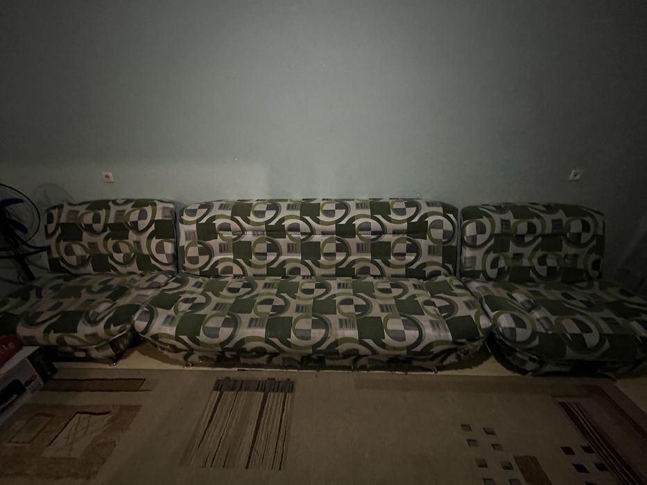 срочно продам кресло с диваном