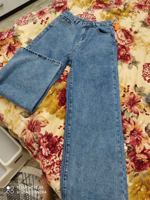 Продам джинсы новые размер