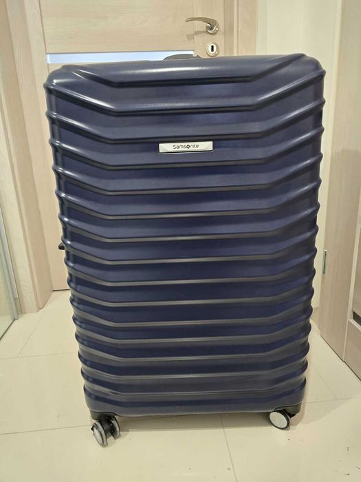 Куфари на Samsonite чисто нови