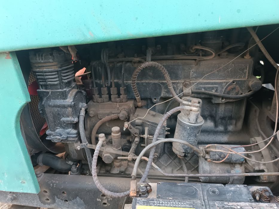 Traktor tez va arzon sotiladi