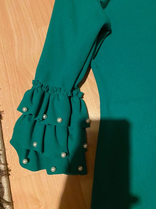 Рокля размер М в зелен цвят