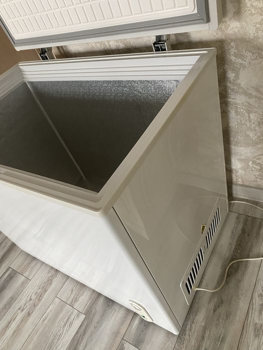 Морозильник 250л в отличном состоянии !!!