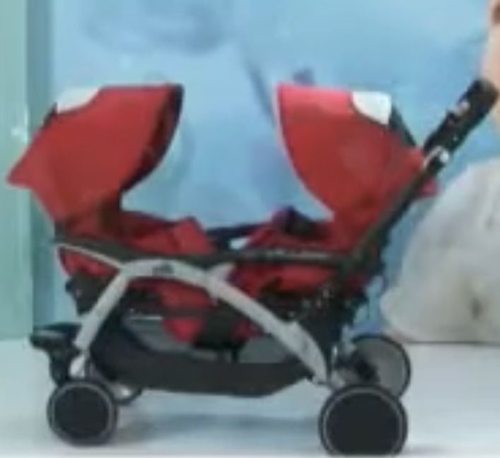 Коляска для двойни (близняшек)