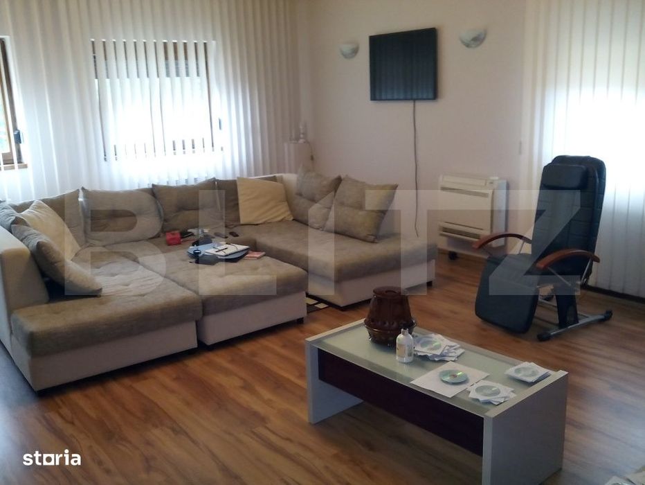 Casa de inchiriat, cu 10 camere, avand o suprafata de 611 mp in Oradea