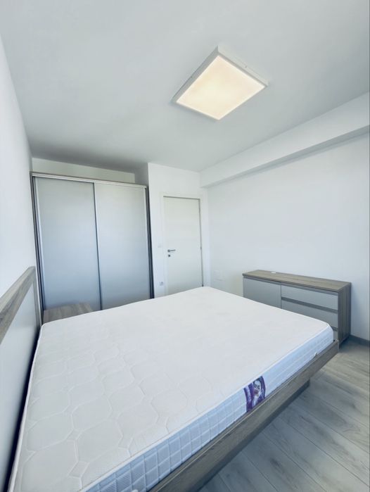 Apartament cu 2 camere de inchiriat in zona Tractorul langa Coresi Mall la Casa Nobel cu boxa si loc de parcare