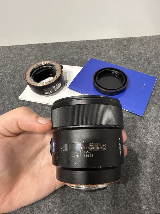 Sony Zeiss SAL 24mm f/2.0