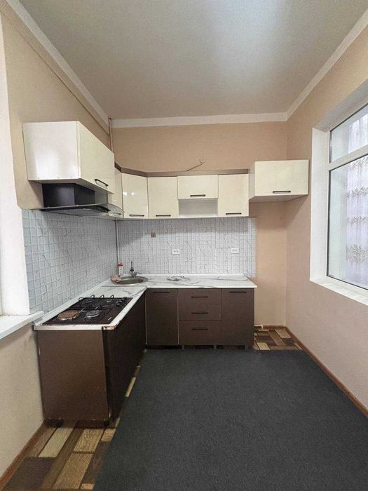 Мебель кухонный, мебел для гостинной, двухспальной кровать и шкаф.