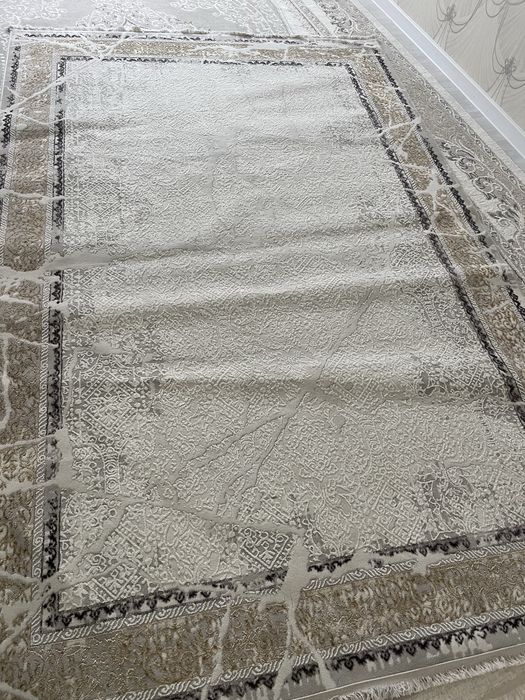 Продам срочно шолковый ковёр