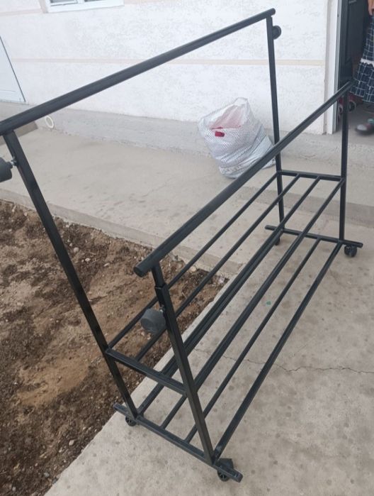 Продам вешалка .