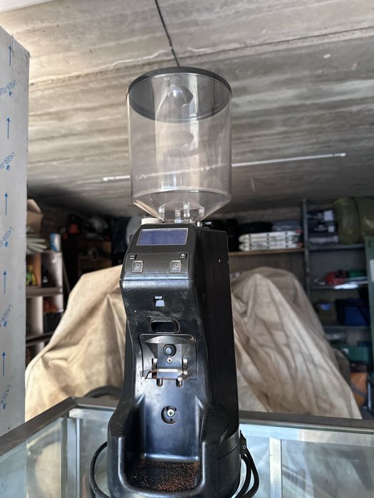 Продам кофемашину симонелли