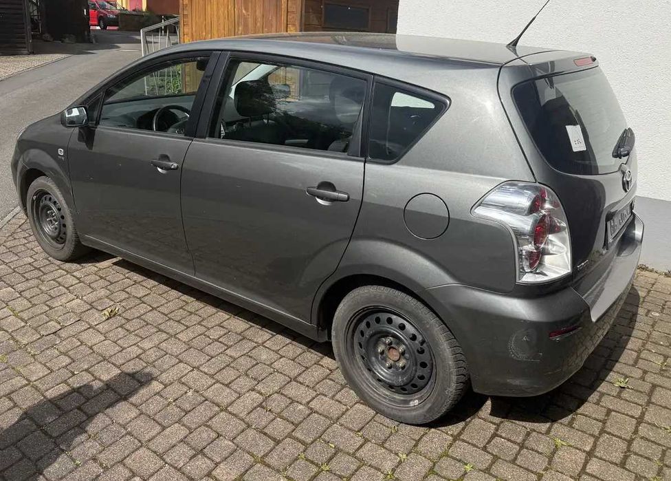 На Части Toyota Corolla Verso 2.2D4D 136к.с. 2005г.