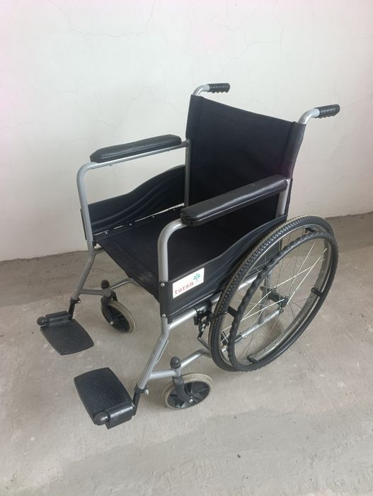 Продам инвалидную коляску