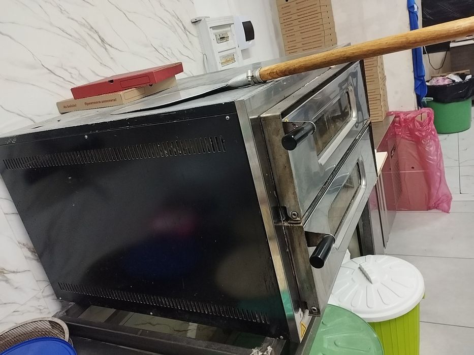 Пицца печь в отличном состоянии  срочно