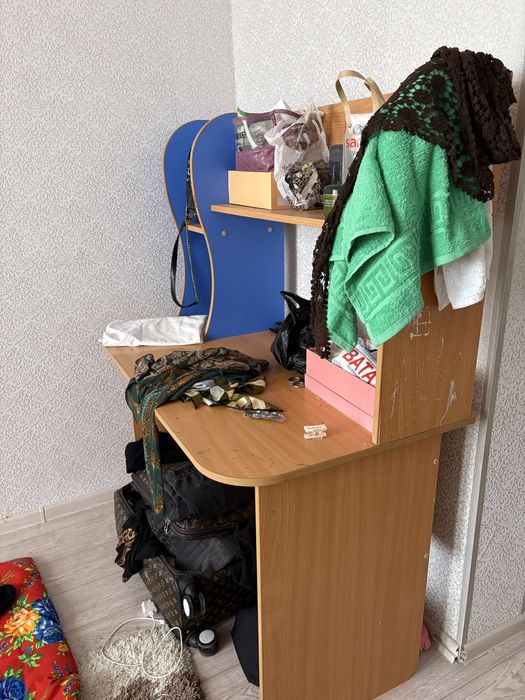 Книжная парта,  сабақ оқығанға жақсы