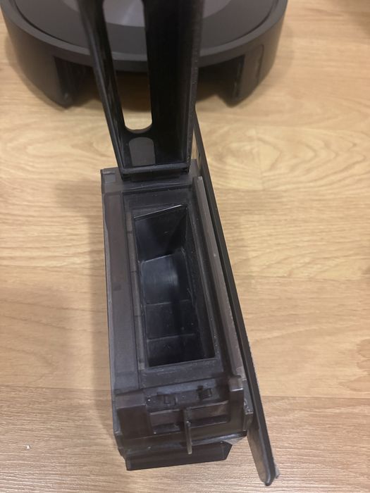 Робот прахосмукачка irobot j5