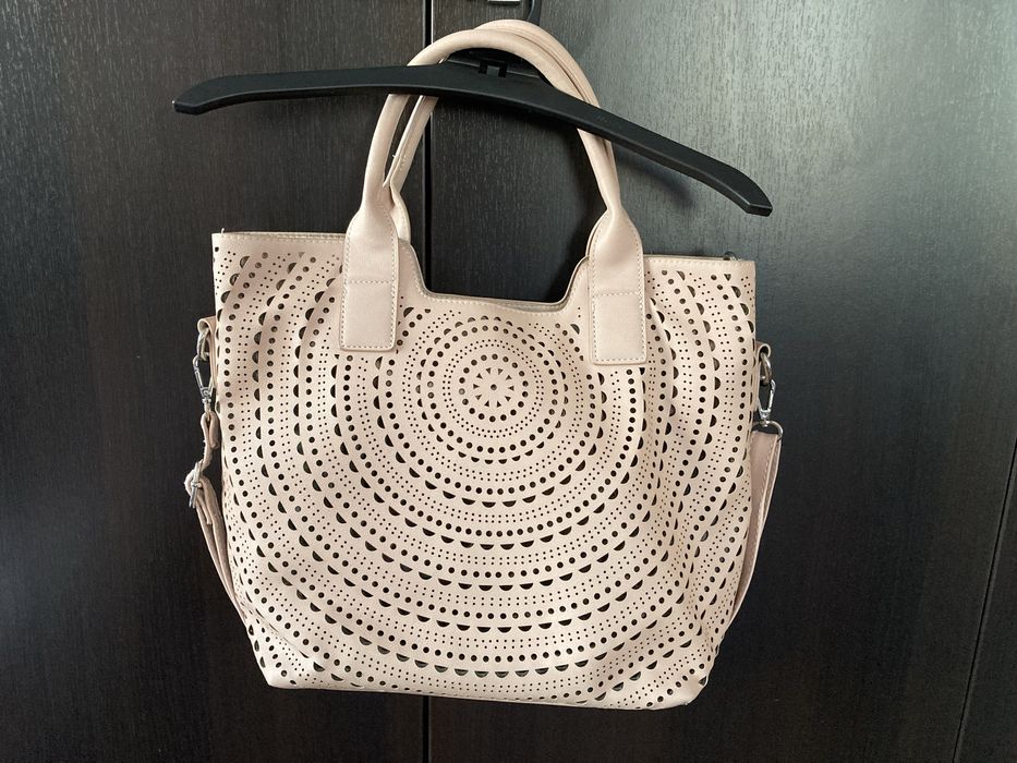 Лот дамски чанти от 10 до 70 лв.