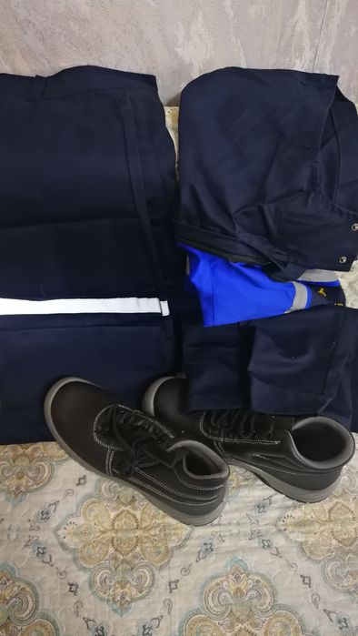 Продам спец одежда зимние 54/56раз