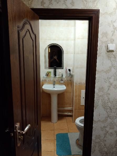 Продается квартира в центре города.