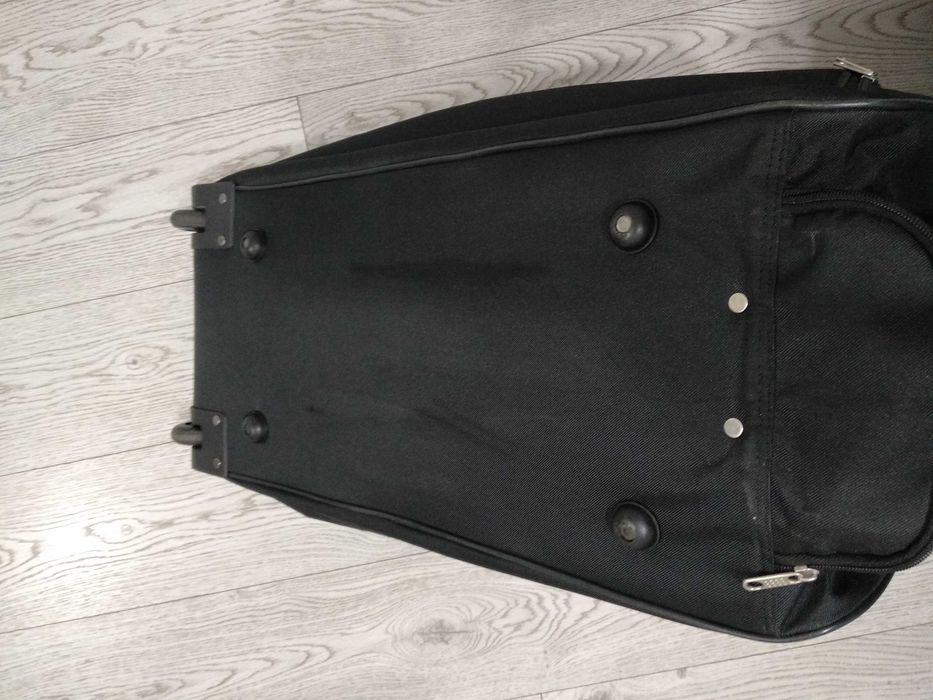 Пътна чанта с колела и телескопична дръжка