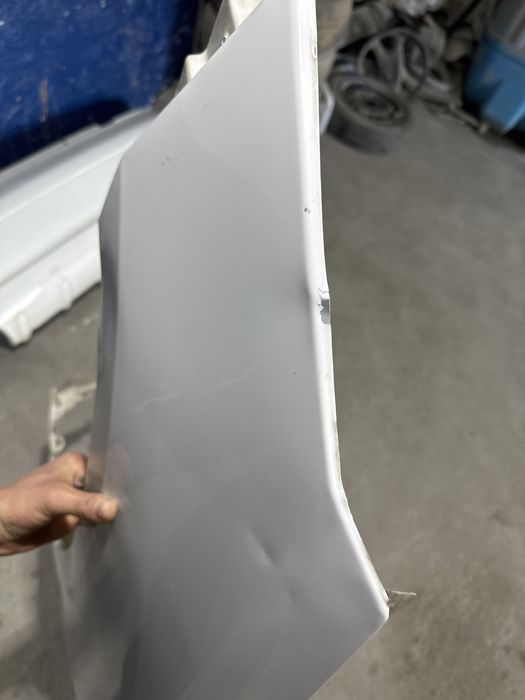 Koblt krilo shopr taraf miyatina ishi bor kasmetika ishi bor