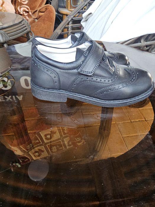 Обувь детская,кожаная.