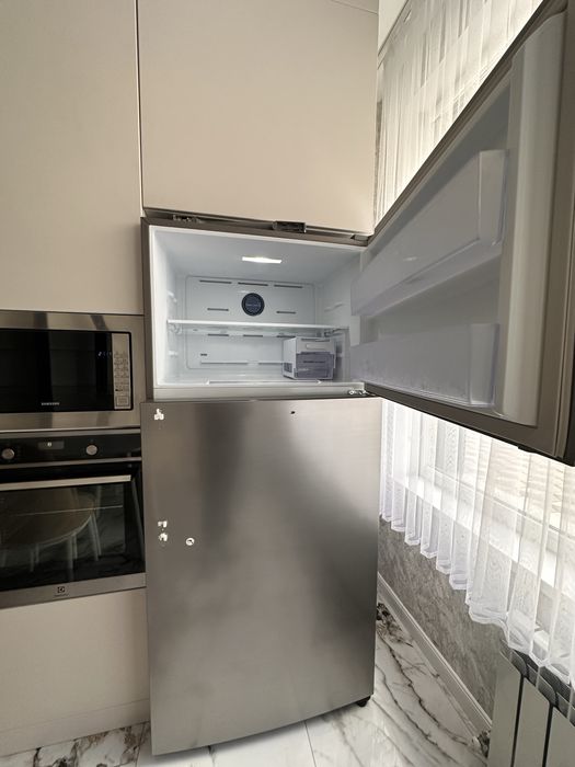 Холодильник б/у в отличном состоянии