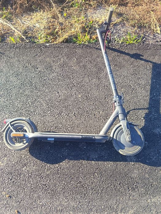 Vând trotineta electrica xiaomi