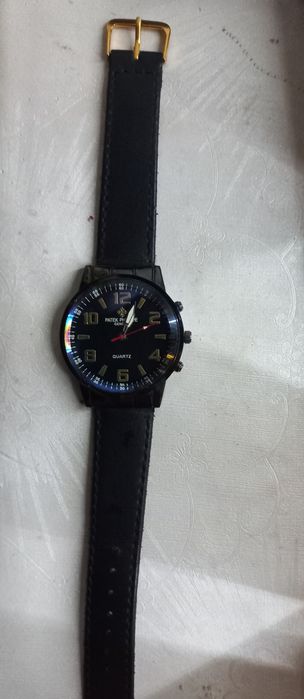 Продам часы кварцевые