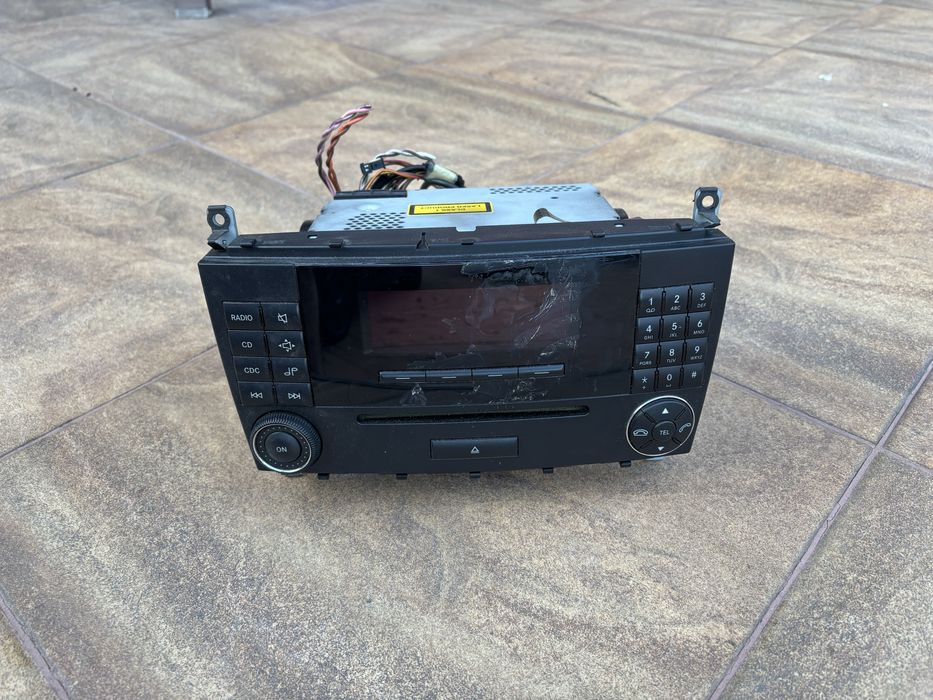 URGENT Radio/Casetofon Mercedes C class W203 2005