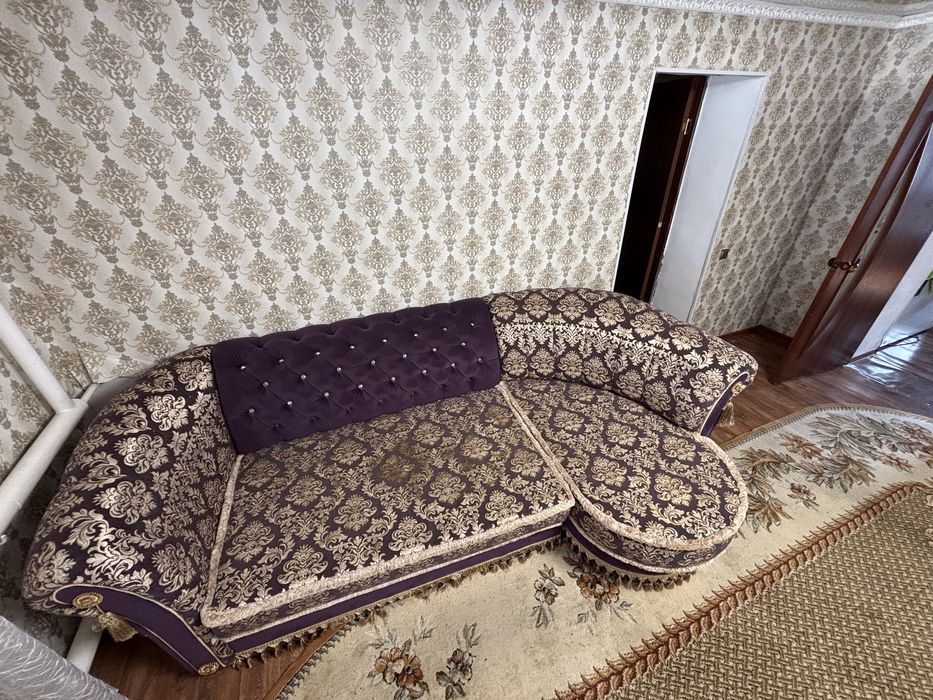 Диван гостиный 110к бу