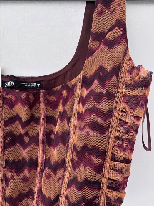 Зара Топове Тениски Потници Разнер С и М