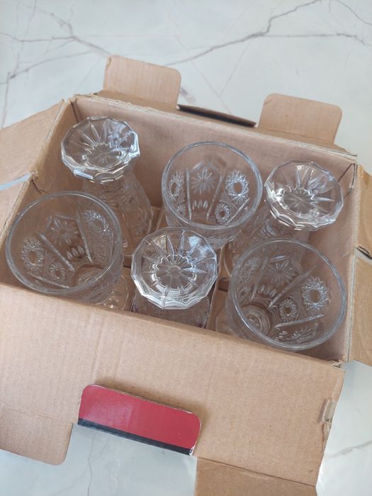 Набор стеклянных бокалов