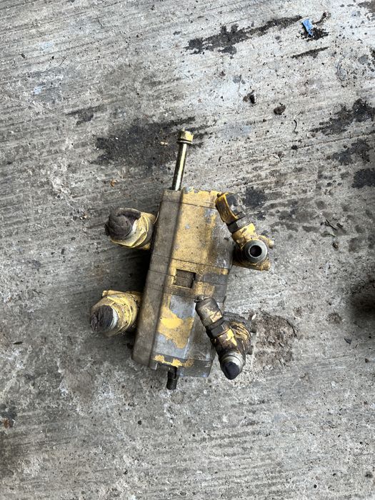 Pompa dubla hidraulica