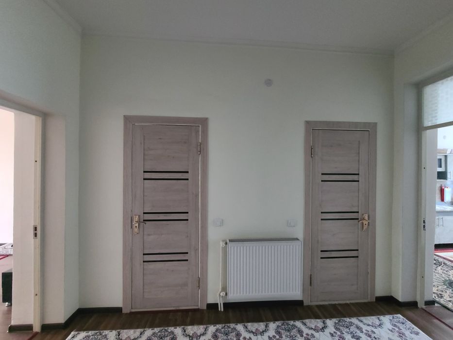 Nurafshon shaharning markazida joylashgan uy sotiladi!