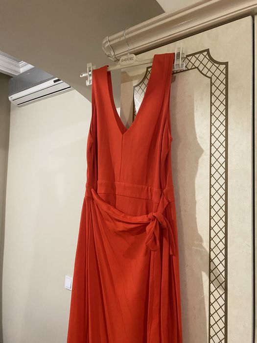 Платье  под massimo dutti