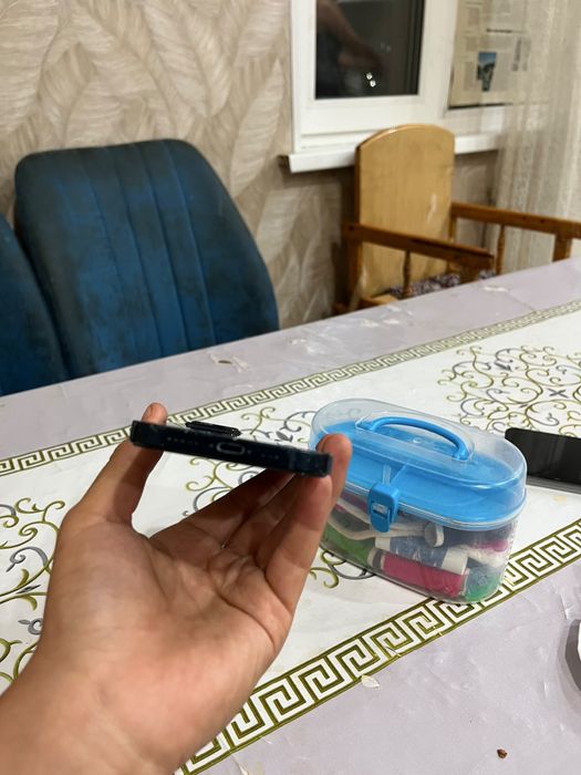 продам айфон 13 .