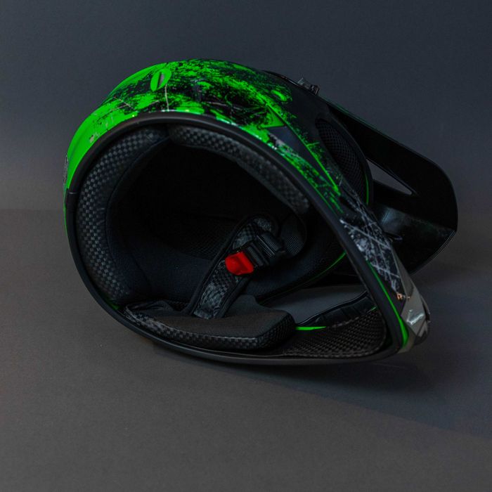 Каска с очила за ел. тротинетка , велосипед , мотокрос