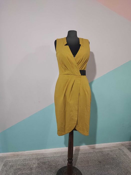 Елегантна рокля цвят горчица