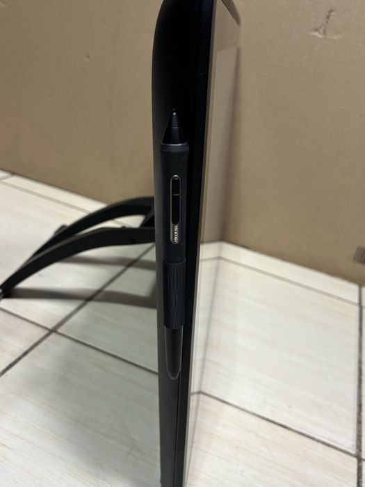 MDM vinde: Tableta grafica Wacom Cintiq 22 DTK-2260.