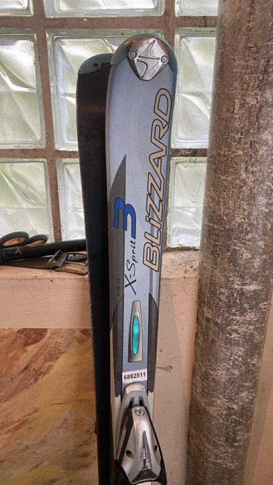 Зимни ски с апарати или щеки