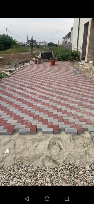 Echipe de montaj pavele