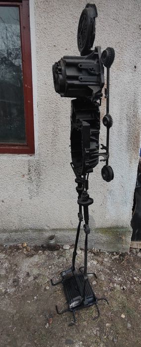 Vând robot fācut din cutie de vitezā de Dacia Logan