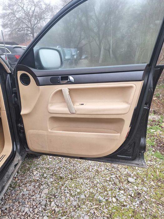 Vw Touareg 2.5 R5 ,174 к.с. автомат , 60 броя на части