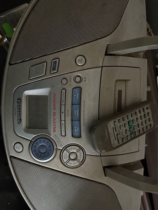 Видеоплеър, аудиокасетофон, тонколони, и др.