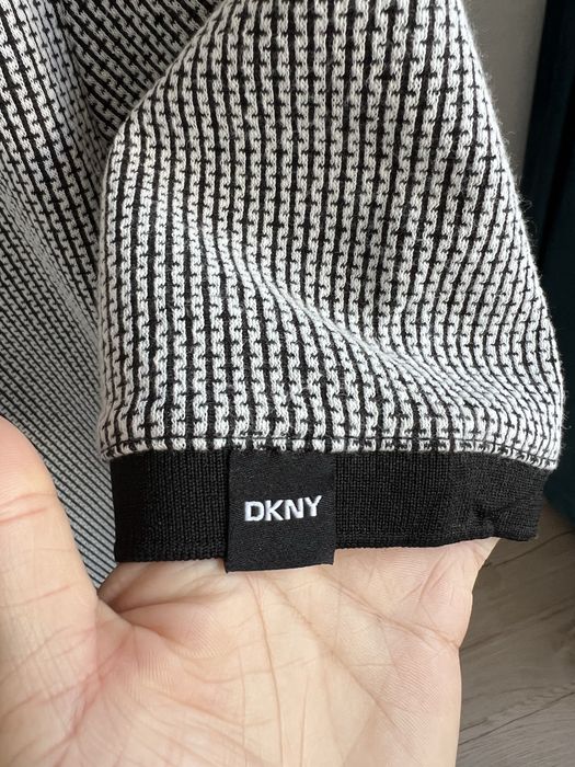 Футболки Guess, DKNY