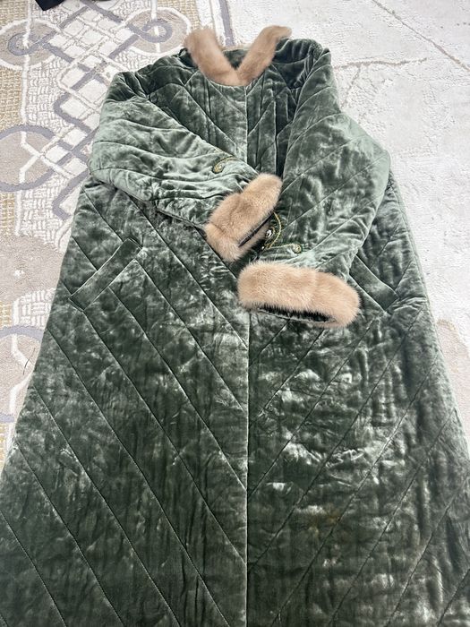 Красивый шапан с норковым